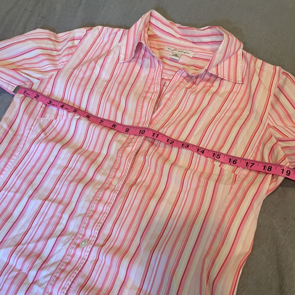 3/$18. 🌼Banana Republic pink striped button down shirt size M 💗 - Picture 6 of 7